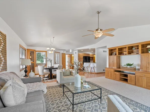 640 Trailview CROSSING #1, Waterford, WI 53185