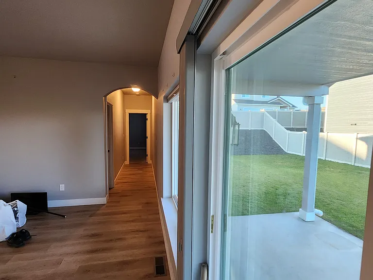 209 Rainier Dr — Photo 17