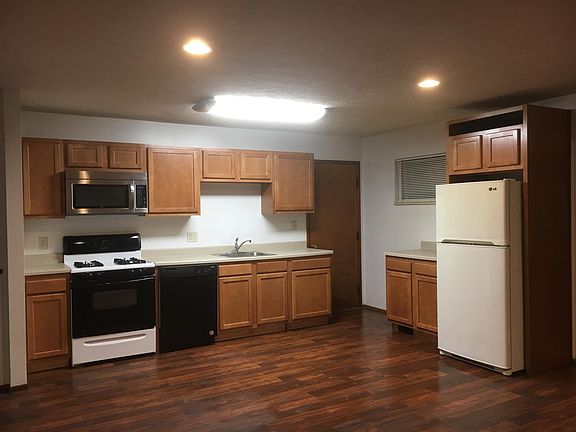 5th image of 411 Lincolnshire Dr