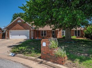 12400 Rivendell Dr, Oklahoma City, OK 73170