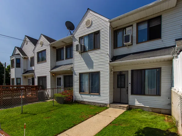 327a Mersereau Avenue A image 3 of 13