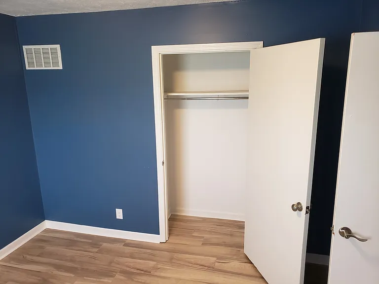 207 Hedgewood Ct — Photo 14