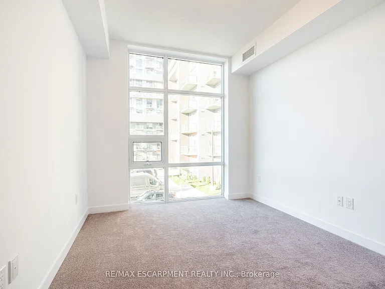 470 Dundas St E #225 — Photo 17