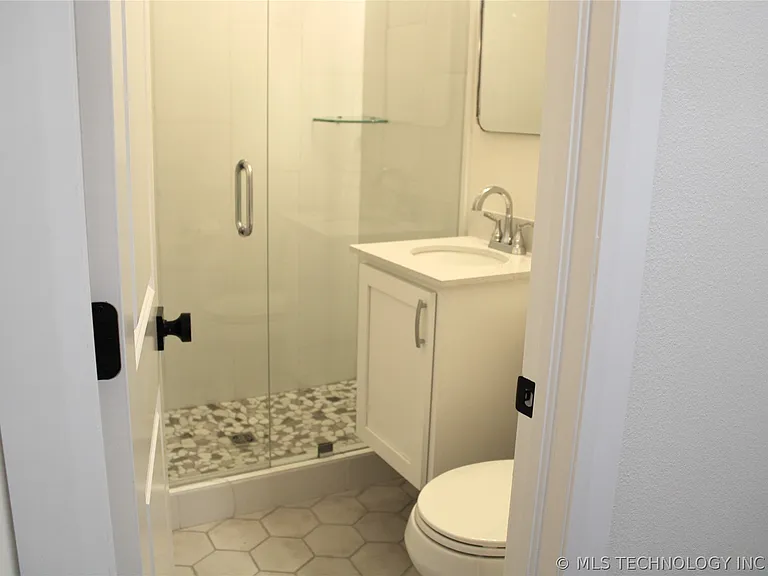 1428 S Harvard Ave — Photo 12