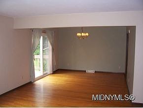 4th image of 124 Knoll Wood Cir #Ns