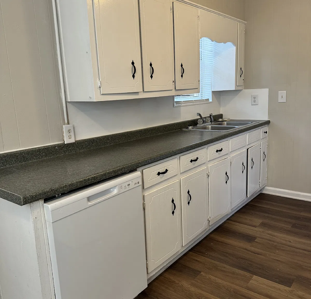 2 bed, 1.0 bath, 800 sqft, $1,250 — Photo 2