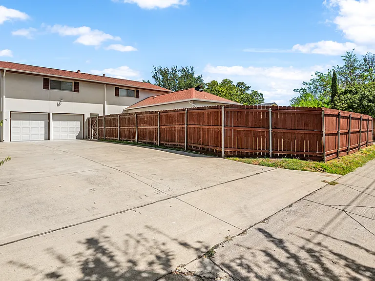 739 Snowden Dr — Photo 18
