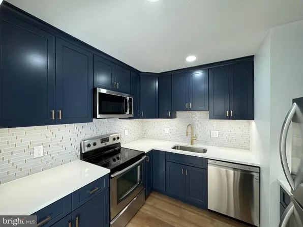 6135 Edsall Rd APT N, Alexandria, VA 22304