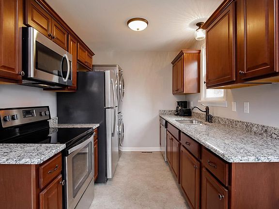 4th image of 190 Woodson Ln