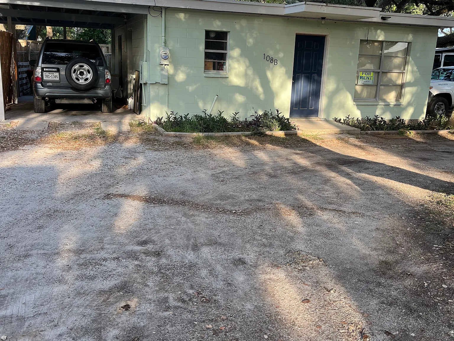 2 bed, 500 sqft, $975 — Photo 1