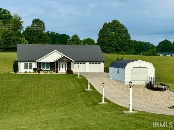 140 Knotting Hill Dr, Springville, IN 47462