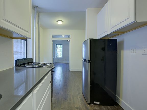 2nd image of 411 W 48th St APT 3RW