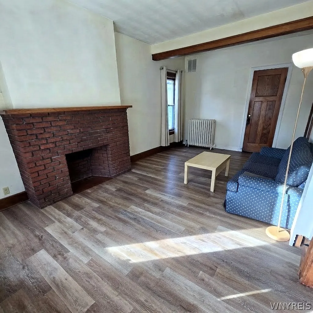 6 bed, 2.5 bath, 1806 sqft, $2,900 — Photo 3