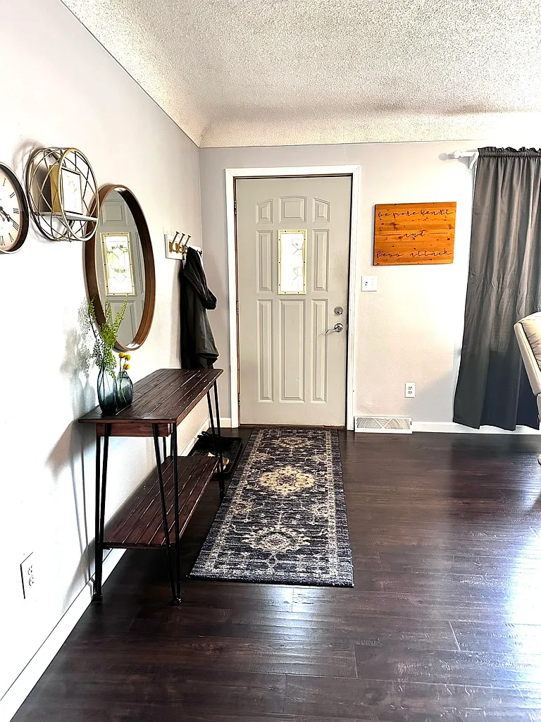 5 bed, 1768 sqft, $2,495 — Photo 3