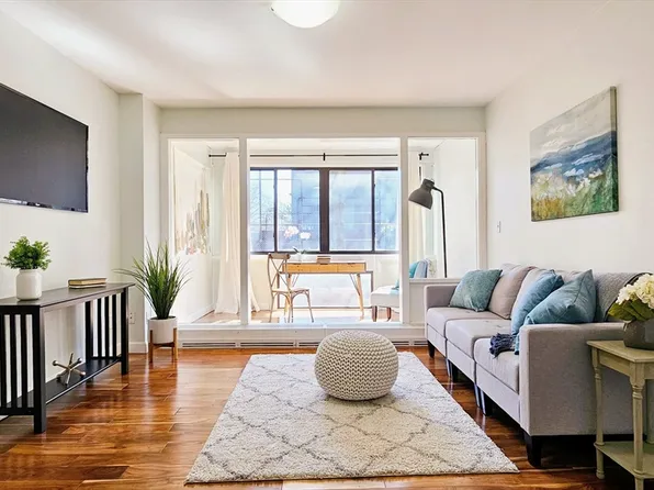 28 Juniper St APT 79, Brookline, MA 02445