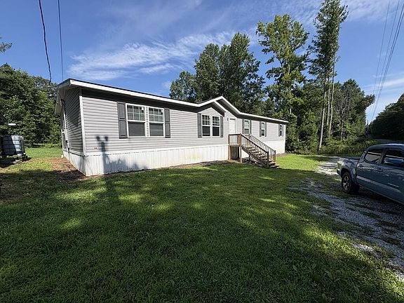 4th image of 776 Earls Loop