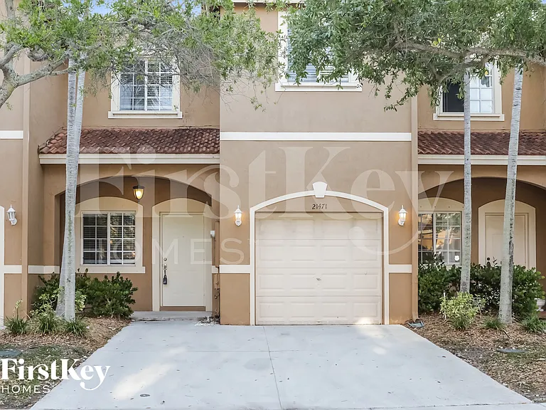 21471 SW 86th Pl — Photo 1