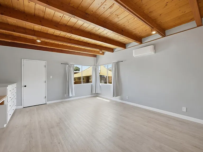 744 Flower Ave — Photo 35