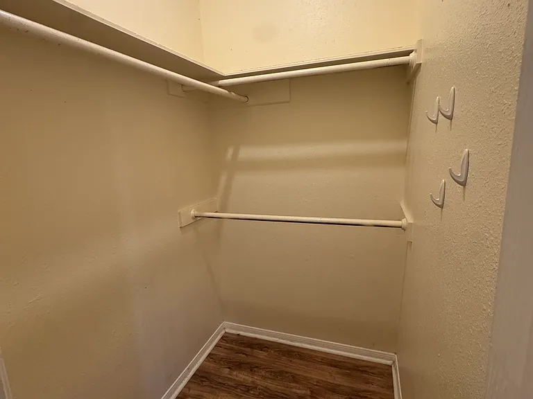 203 E 31st St #204 — Photo 12