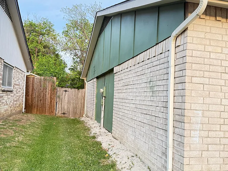 3111 Primrose Ln — Photo 25