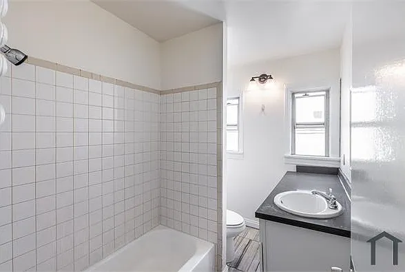 1644 W 38th St — Photo 5