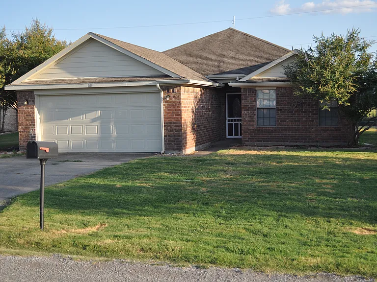 705 Katy Ln — Photo 7