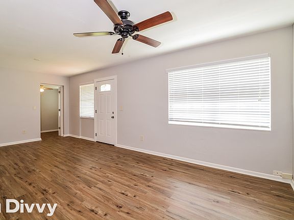 3rd image of 937 Shorecrest Ave