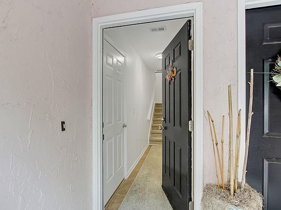 3rd image of 4825 Martinique Ct