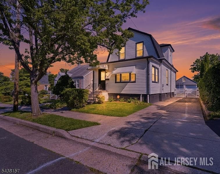 1st image of 265 Grove St