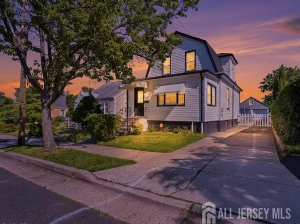 265 Grove St, Woodbridge, NJ 07095