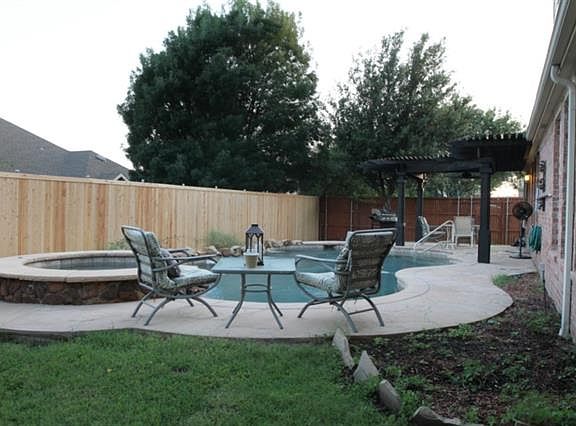 5th image of 1409 Glen Hollow Ln