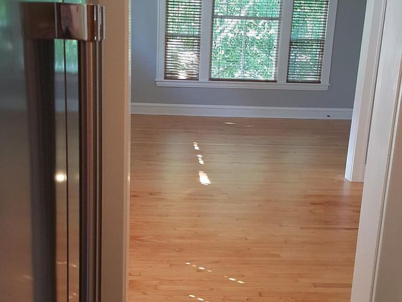 2nd image of 4409 Nokomis Ave APT 2