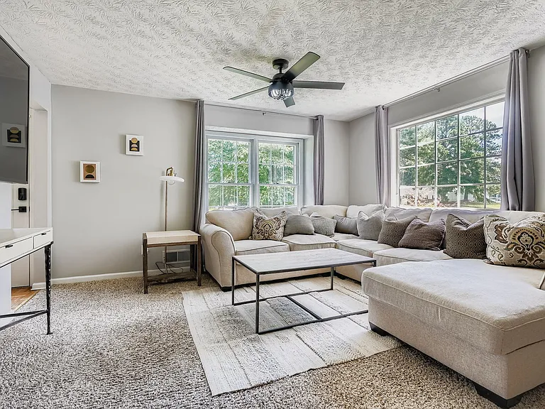 2872 Clearbrook Dr — Photo 2