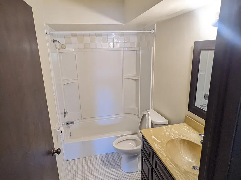 8914 N 96th St #6 — Photo 9