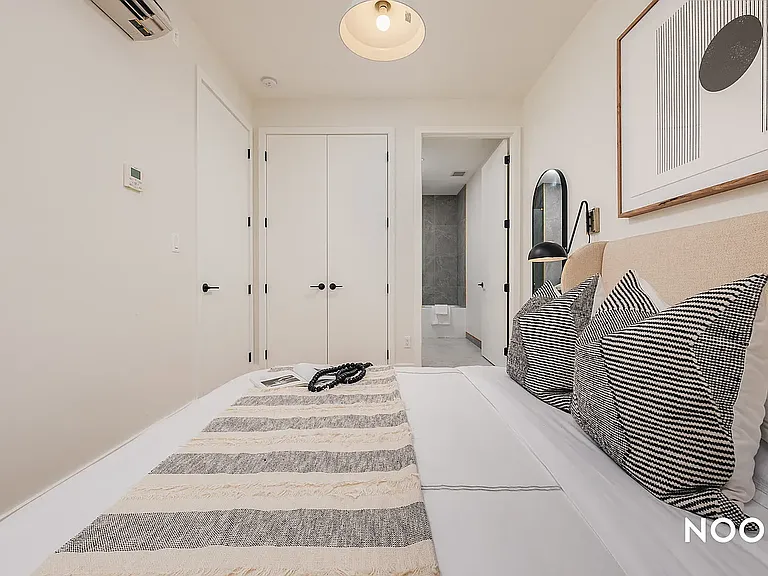 27-16 21st St #2A — Photo 8
