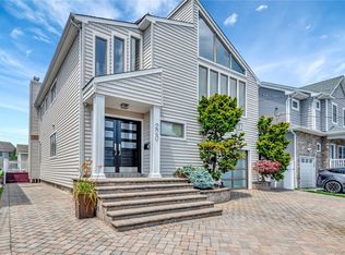 220 Lee Pl, Bellmore, NY 11710