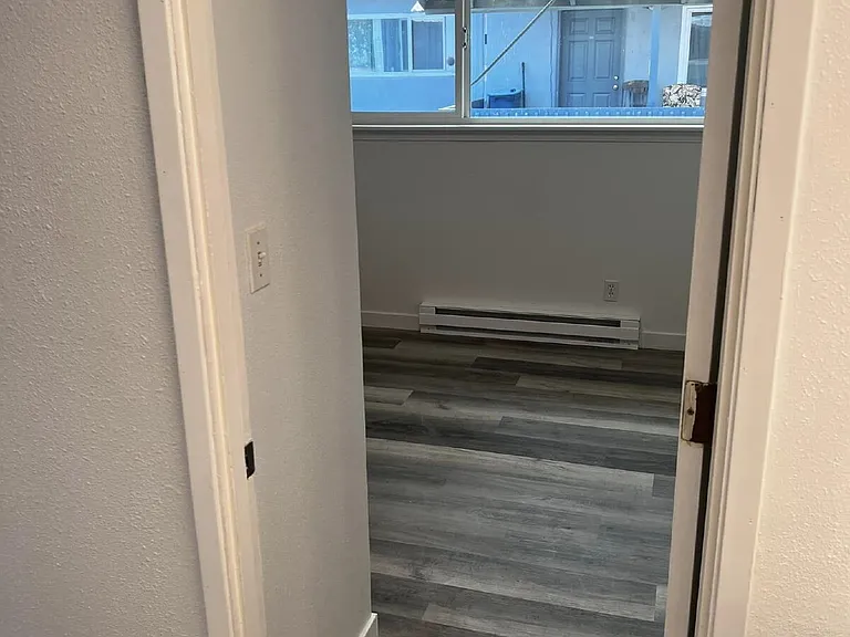 220 N 8th St #11 — Photo 6