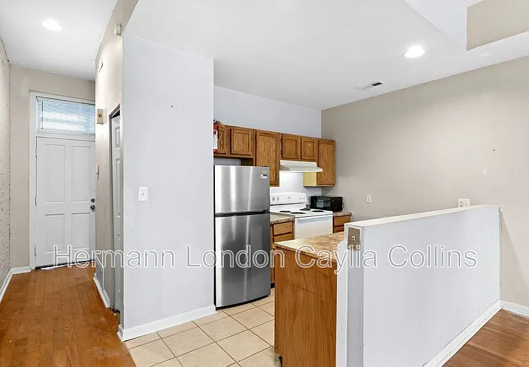 1708 S Tucker Blvd #B — Photo 7