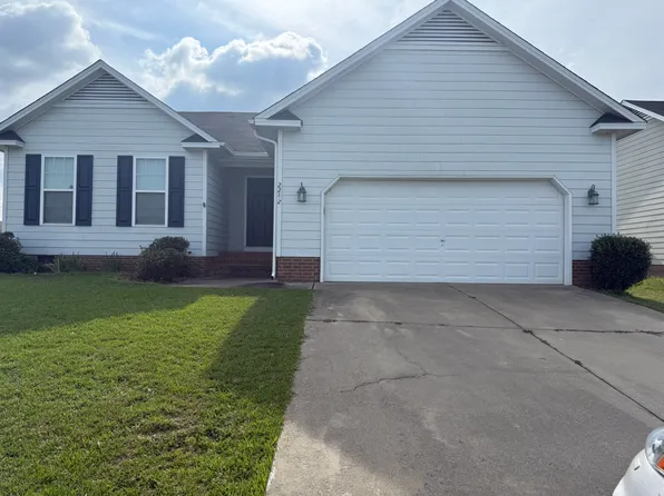 2242 Chasewater Rd, Fayetteville, NC 28306