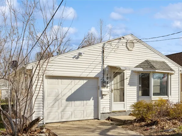 1050 32nd St NE, Cedar Rapids, IA 52402