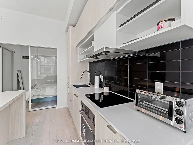 5 Soudan Ave #1629 — Photo 18