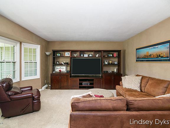 5th image of 4856 Kimball Ave SE