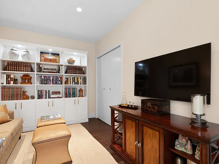 937 NW Glisan St #1431 — Photo 45