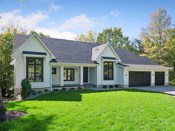 2nd image of 15 Maple Hill Dr