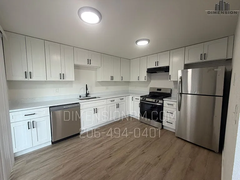 1005 Arthur St — Photo 3