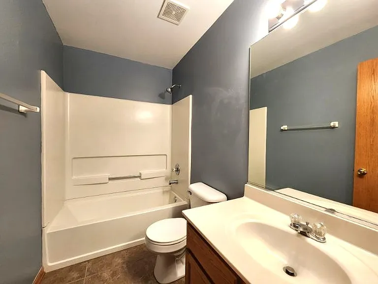 1804 Parkside Dr — Photo 14