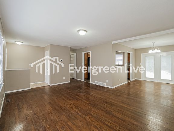 4th image of 9318 Fairwood Dr