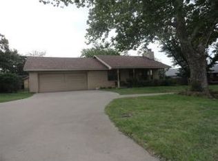 310 N Pennsylvania Ave, Mangum, OK 73554