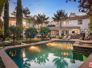 572 N Bundy Dr, Los Angeles, CA 90049