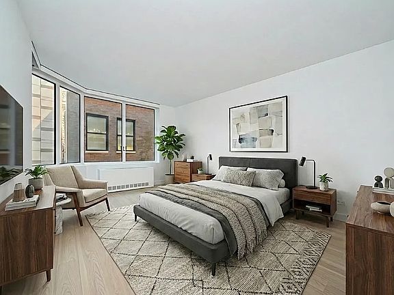 4th image of 70 W 37th St APT 1002